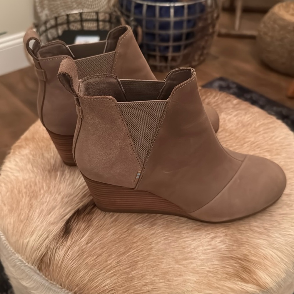 Toms Booties, Size 8